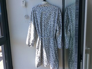 Camisón verde con flores rosas y otros. 4,19€ ud.