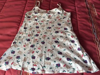 Camisón verde con flores rosas y otros. 4,19€ ud.