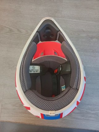 Casco infantil moto rojo y azul marca Acerbis