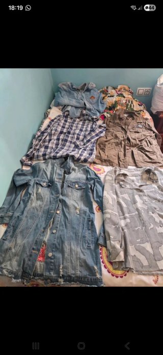 Lote de chaquetas vaqueras y estampadas