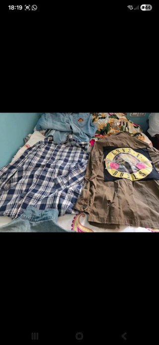 Lote de chaquetas vaqueras y estampadas