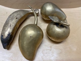 Esculturas de Frutas de Bronce