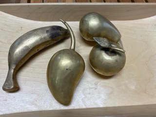 Esculturas de Frutas de Bronce