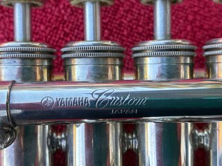 Trompeta Yamaha Piccolo Custom Sib-La