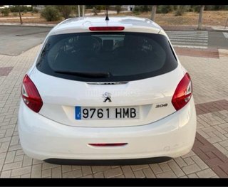 Peugeot 208 2012