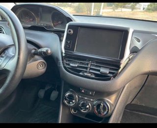 Peugeot 208 2012