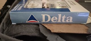 Delta Airport Play Set - Die Cast Metal