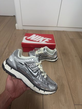 Nike P6000 Plateado Metalizado