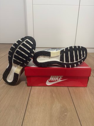 Nike P6000 Plateado Metalizado