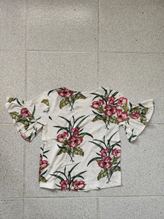 Blusa de mujer con estampado floral