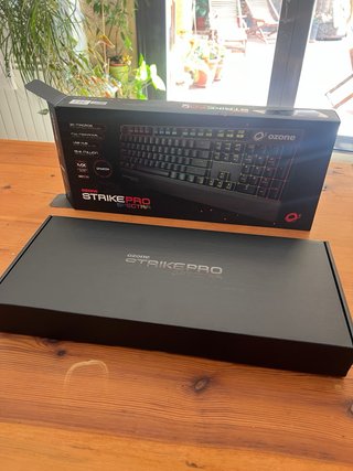 Teclado mecánico Ozone Strike Pro Spectra Cherry M