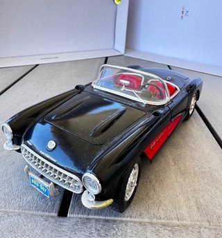 Chevrolet Corvette 1957 Bburago Negro y rojo