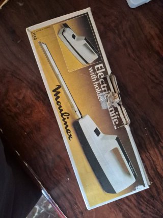 Cuchillo Eléctrico Moulinex con Plato