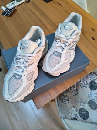 New Balance 9060 Sea Salt.