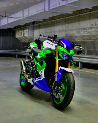 Kawasaki Z900 Performance SE Azul/Verde