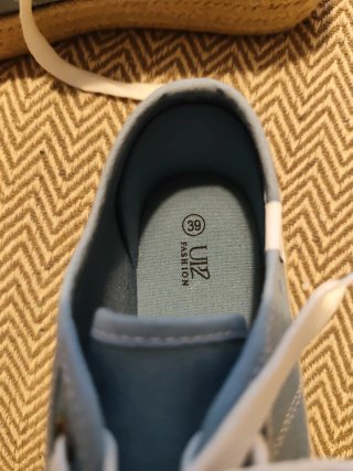 Zapatillas lona azul y blancas