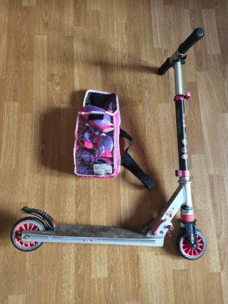 Patinete de 2 ruedas, para niña, de Decathlon.