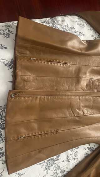 Chaqueta de cuero marrón claro