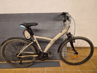 Bicicleta urbana color crema