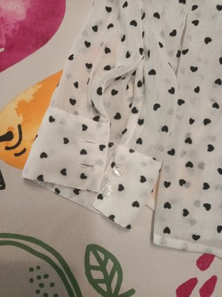 Camicetta H&M a cuori bianconera taglia XS