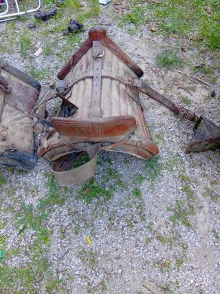 Sillas de montar antiguas