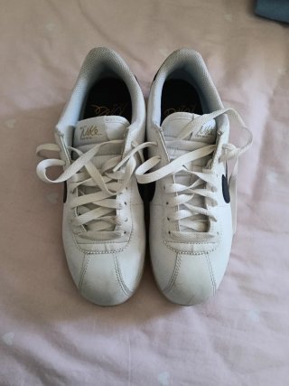 Zapatillas Nike Cortez Blancas y Azul Marino ,