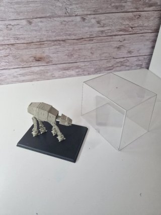 Figura AT-AT Star Wars Resina con Vitrina