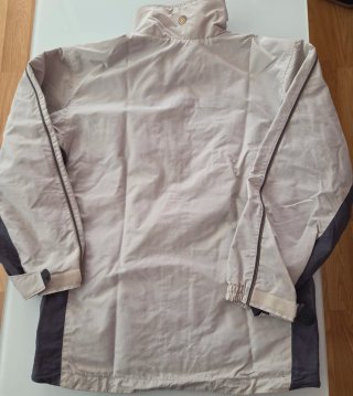 Chaqueta de nieve beige y gris Medidas en fotos