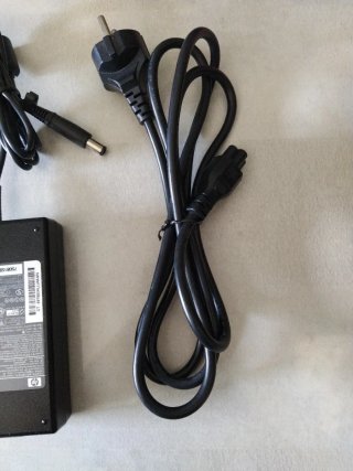 Cargador Original HP 90W (Modelo PA-1900-08H2)