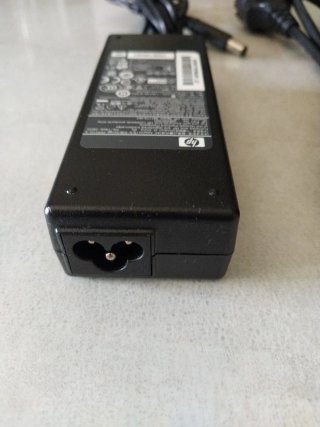 Cargador Original HP 90W (Modelo PA-1900-08H2)