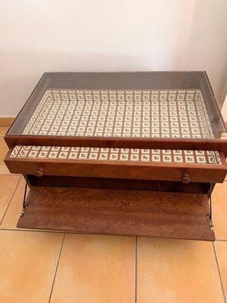 Mesa de centro de madera y cristal