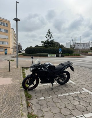 Honda CBR125R Negra 2011