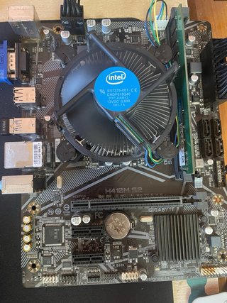 Placa Base Gigabyte H410M S2 + Intel i3 + 8GB DDR4