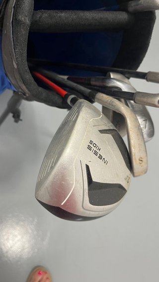 Bolsa Callaway Golf y palos niño