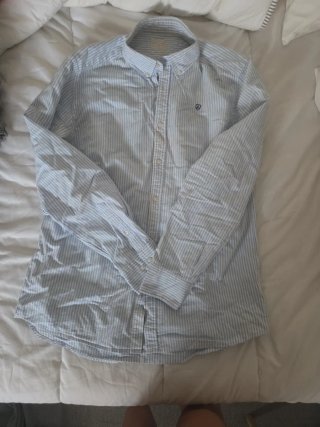 Caja con ropa de hombre