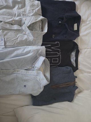 Caja con ropa de hombre