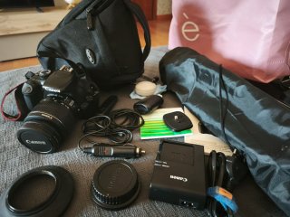 Canon EOS 1100D Cámara Digital + Accesorios