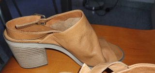 Sandalias de tacón marrones