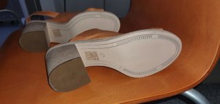 Sandalias de tacón marrones