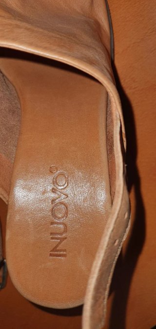 Sandalias de tacón marrones
