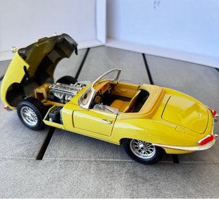 Jaguar E-Type Cabriolet 1961 Bburago