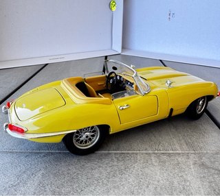 Jaguar E-Type Cabriolet 1961 Bburago