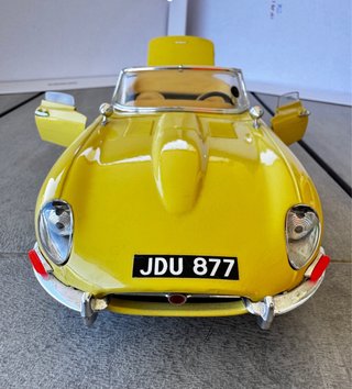 Jaguar E-Type Cabriolet 1961 Bburago