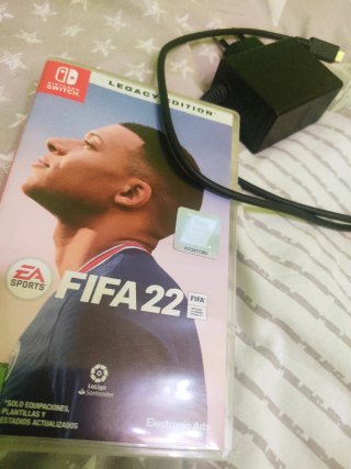 Nintendo Switch Lite Grigio + Custodia. Fifa 22 incluso