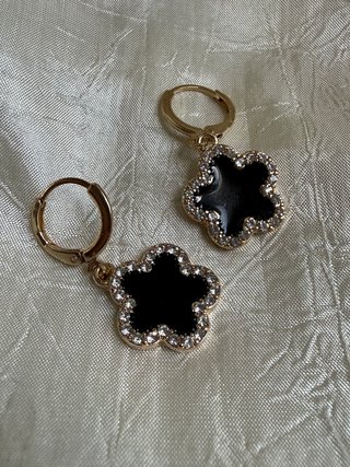 Orecchini quadrifoglio neri con zirconi stile Van