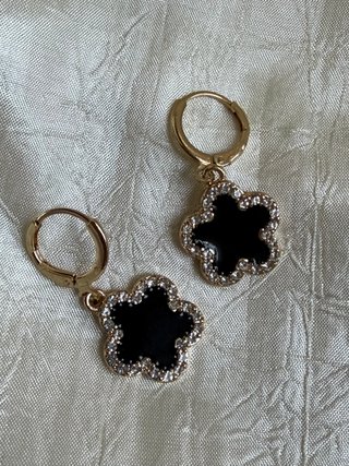 Orecchini quadrifoglio neri con zirconi stile Van