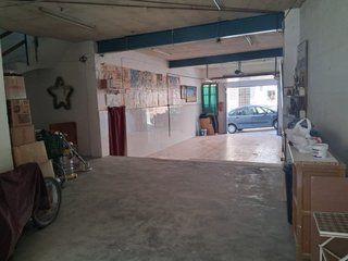 LOCAL BAJO CON GARAJE,ENTRESUELO EN ORIHUELA.
