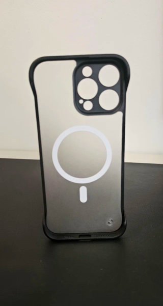 Funda iPhone 16 PRO MAX (‼️PRECIO NEGOCIABLE‼️)