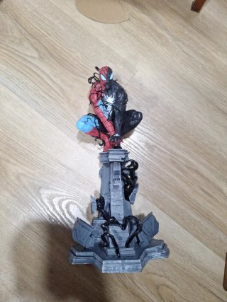 Estatua Spiderman Venom