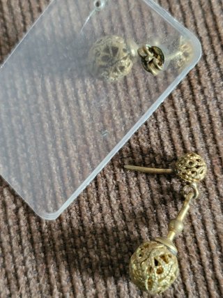 Pendientes antiguos filigrana charra dorados.